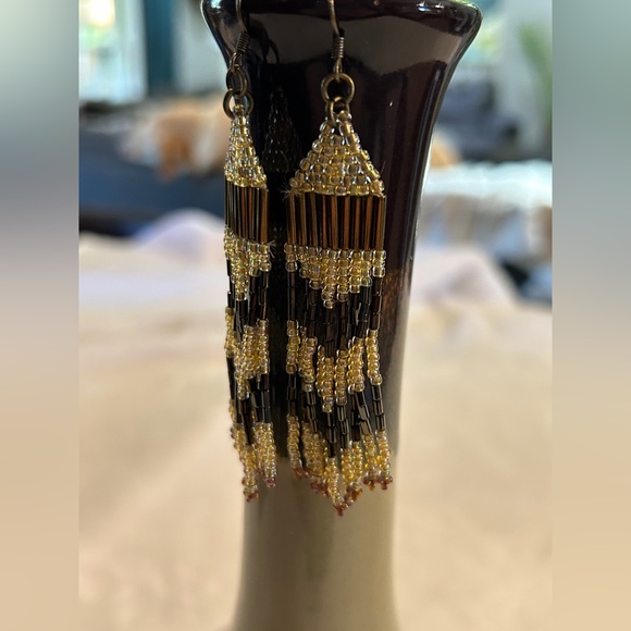 Womens Handmade Beaded Dangle Earrings - Picture 6 of 9